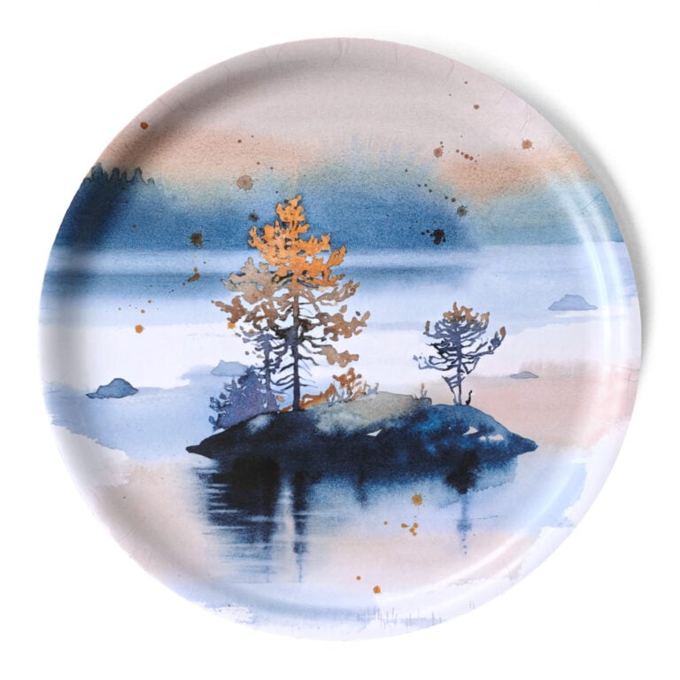 Tarjotin Veden äärellä